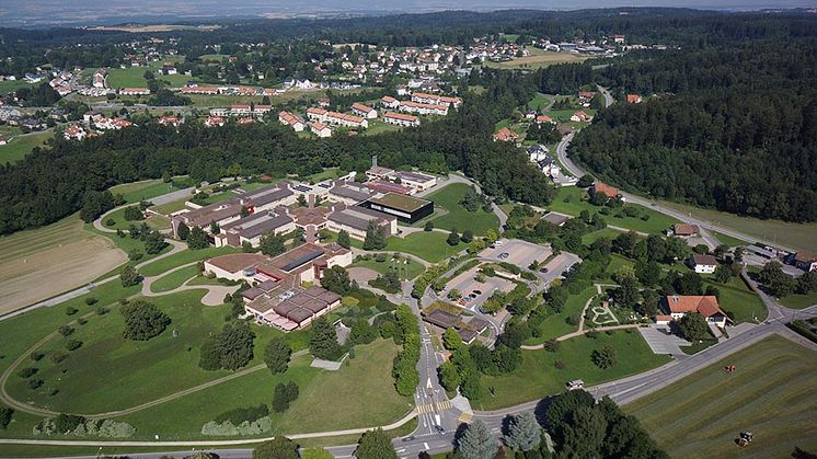 Nestlés nye institut for emballagevidenskab, som er en del af Nestlés globale forskningsorganisation, vil blive placeret i Lausanne, Schweiz. Det vil beskæftige omkring 50 mennesker og inkludere et topmoderne laboratoriekompleks. 