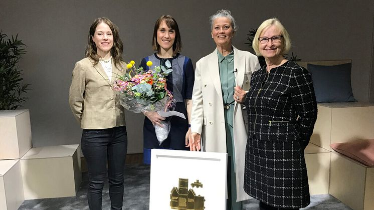 Från vänster i bild: Ylva Berg, CIO Tyréns, Pernilla Thessén chef för BAX på Tyréns, CMB:s vd Carina Bohm och Kicki Björklund, Guldhusjuryns ordförande.