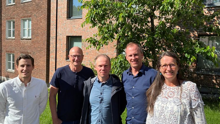 Fra venstre: prosjektleder Seby - Gjøran Trondsen, prosjektsjef vedlikehold SiO - Tom Törnquist, utbyggingssjef SiO - Stian Garberg, avdelingsleder Seby - Lars Sikkeland, eiendomsdirektør SiO - Birte Almeland