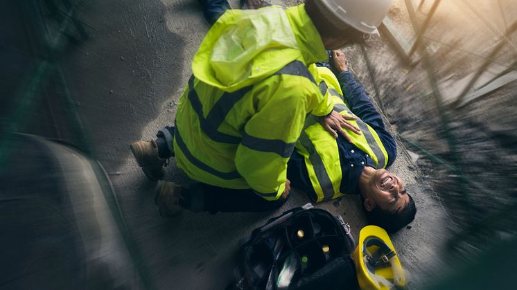 EN FERSK RAPPORT fra Arbeidstilsynet oppfordrer bygg- og anleggsbransjen til å bedre sikkerheten i næringen.