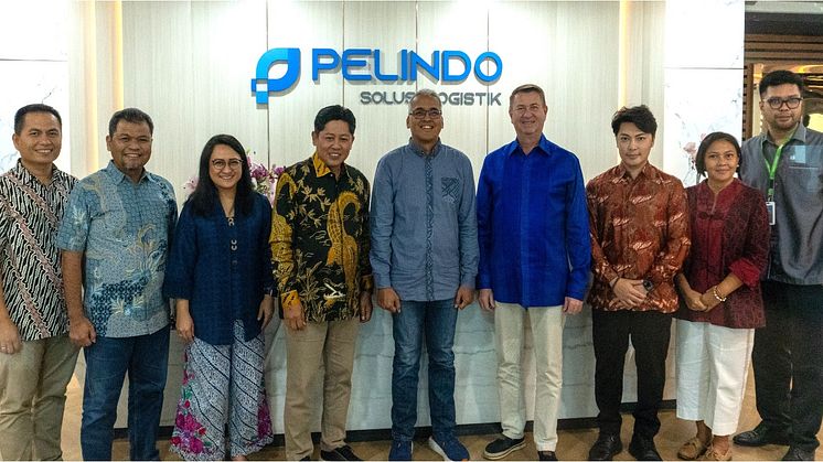 MDI-Pelindo signing ceremony - All in front of SPLS logo EDITED.jpg