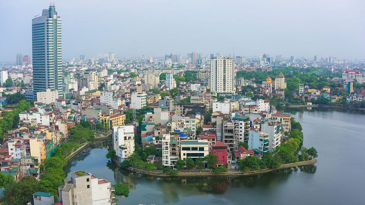 West Lake, Hanoi - an den beiden Standorten Hanoi und Ho-Chi-Minh-Stadt wickelt DACHSER Aufträge aus der Bekleidungs-, Automotive-, Schwer- und Plastikindustrie ab