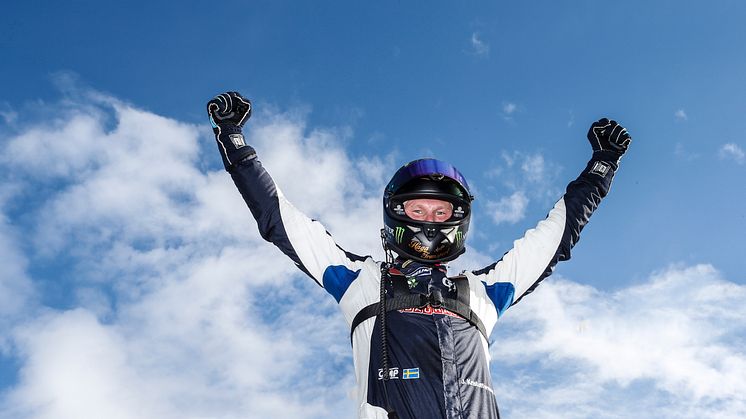 En himmelsk känsla! Johan Kristoffersson vände underläge till seger i STCC-avslutningen.