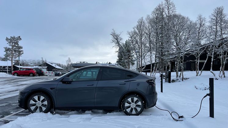 14 snygga laddplatser välkomnar nu Højfjellshotellets gäster