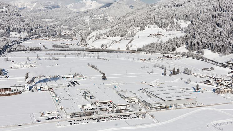 Der Atomic-Hauptsitz samt Fabrik in Altenmarkt i. Pongau