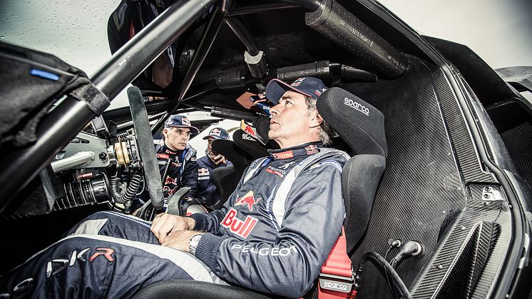 Tohjulstræk og 800 Nm i Peugeots Dakar racer