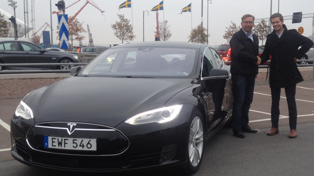 Välkommen att provköra dELbilspoolens Tesla i Kalmar 