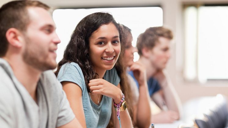 MP-3650594-smiling-students_1000x666.jpg