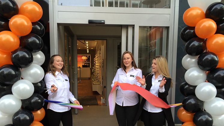 Synoptik öppnar ny butik i Borås – inviger insamling till Optiker utan gränser
