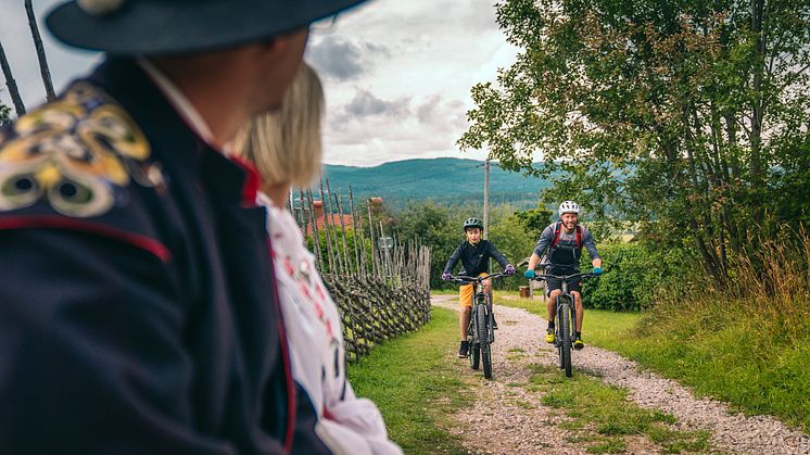 Cykling har lockat besökare till Dalarna i sommar. Foto: Erik Kilström