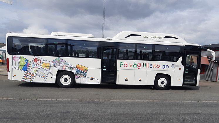 Kommunens första helt biogasdrivna skolbuss