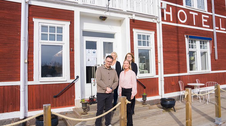 Daniel och Malin Ljungkvist framför Anette Tilly och Lotta Karlsson.