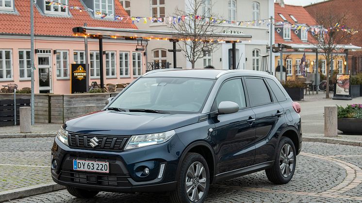 Vitara Blue kampagnemodel i 2-farvet lakering og med sorte designdetaljer