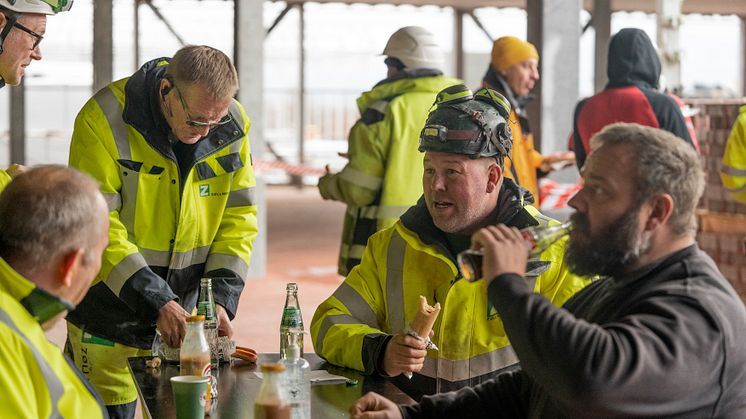 Der blev fejret rejsegilde hos Plantorama i Taastrup, hvor håndværkere, arkitekter og andre, der har været involveret i byggeriet, blev takket for indsatsen. Foto: PR.