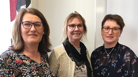 På Blekingesjukhuset har kontaktsjuksköterskorna Monica Olsson och Malin Jannesson suttit tillsammans med designern Lisbeth Olin för att tillsammans rigga systemet efter sjukhusets behov.