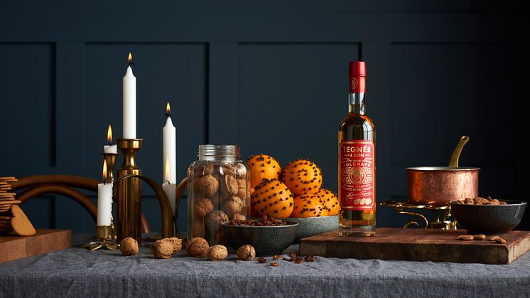 Tegnér & Son Julsnaps är en både traditionell och modern snaps särskilt gångbar tillsammans med julens traditionella mat. Foto: Daniel Dahlgren