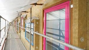 Inga köldbryggor vid dörrar och fönster