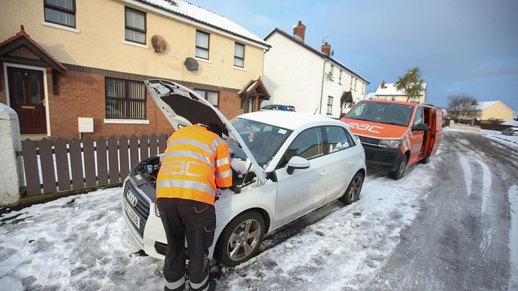 Drivers neglect of basic car checks increases  chances of a freezing winter breakdown