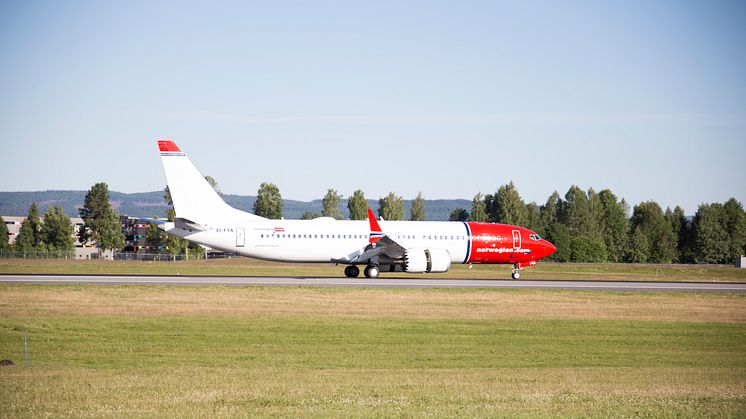 Norwegians aller første Boeing 737 MAX-fly landet på Oslo Lufthavn i dag
