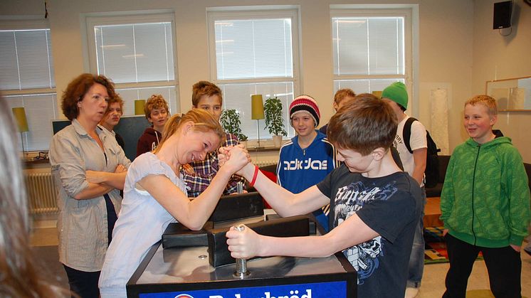 Polarbröds världsmästarbord invigs på Torsviks skola den 20 maj