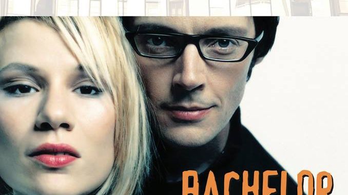 Bachelor Girl LIVE feat. Ell & Hart