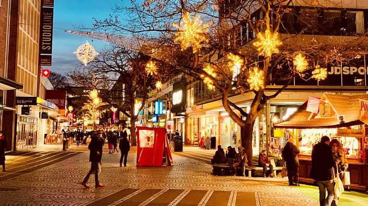 leere Innenstadt ohne Weihnachtsmarkt