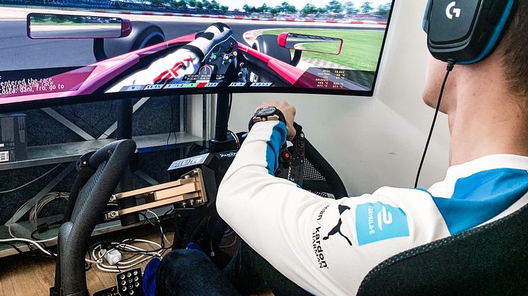 Maximilian Günther (GER), sim racing, simulator