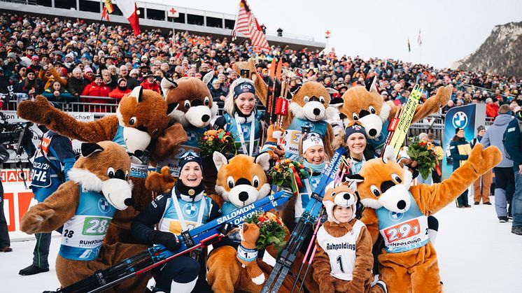 STAFETT-SEIER: Disse fire jentene slo til med seier på stafett i Ruhpolding. Nå nærmer VM seg med stormskritt. Foto: Johannes Wiken/WordUpAgency