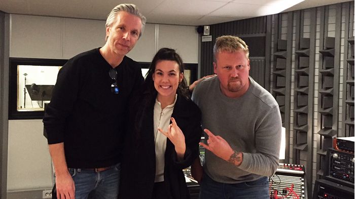 Fredrik Stenberg, Elize Ryd och Niklas Olovson i proffsstudion i Partille Kulturum. Bild: Amy Termini