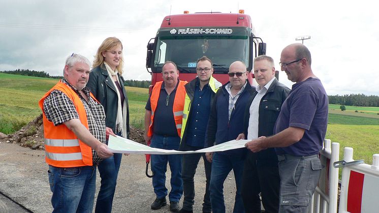 Netzausbau für die Energiezukunft: Das Bayernwerk verlegt in Kirchenthumbach im Landkreis Neustadt an der Waldnaab 20-kV-Mittelspannungskabel neu unter der Erde.