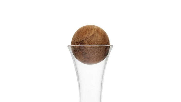 Nature wine carafe with oak stopper