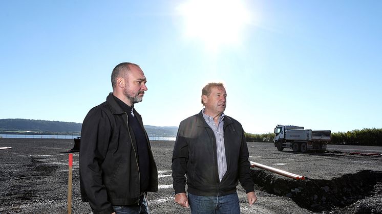 Plass-sjef Ståle Gundersen og daglig leder Odd Jensrud i Fjordbyen Innkvartering.