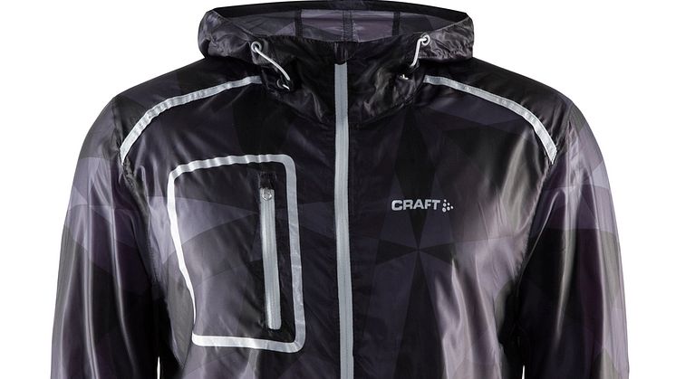 Focus hood jacket (herr) i färgen geo black