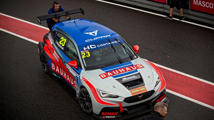 CUPRA TCR Racer