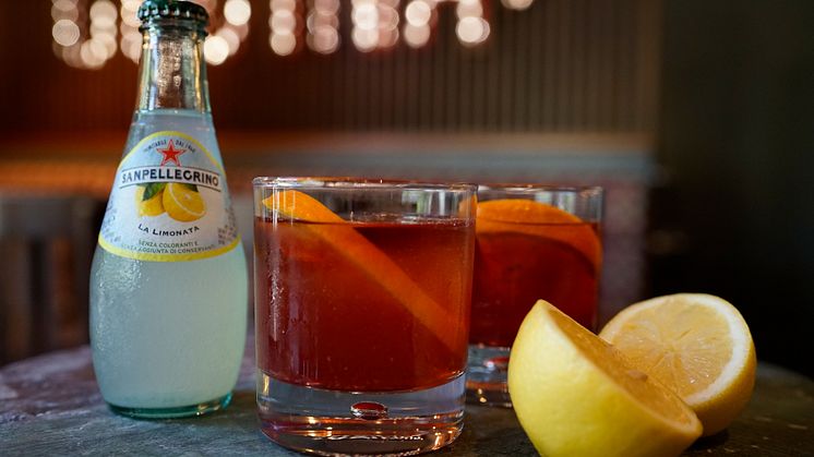 Der L'Osteria Negroni mit fruchtig-frischer Limonata