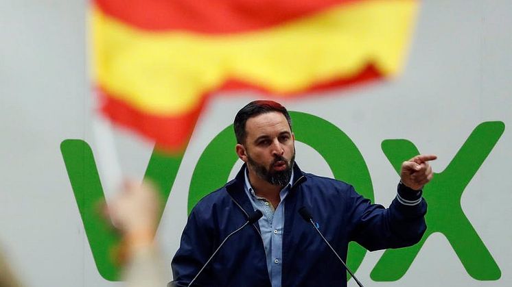 Vox president Santiago Abascal gives a speech on the campaign trail (EPA/Javier Etxezarreta)