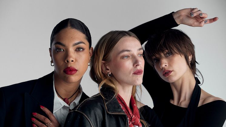 The Matte Lipstick – behagelig, fuktighetsgivende hele dagen.