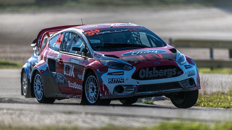 Kevin Eriksson tog andra raka RallyX-segern i Strängnäs