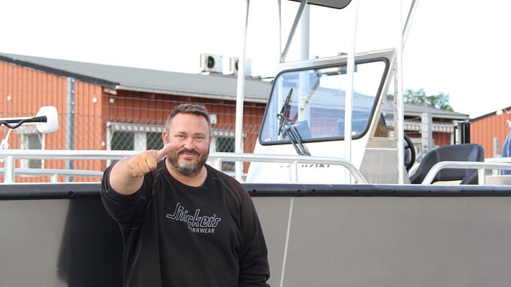 Sportfiskeguiden Johan Broman ser fram mot sjösättning av nya tv-båten