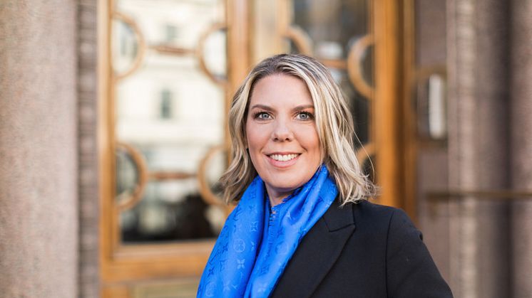 Malin Nilsson, VD BDO Sverige, utanför kontoret i Stockholm