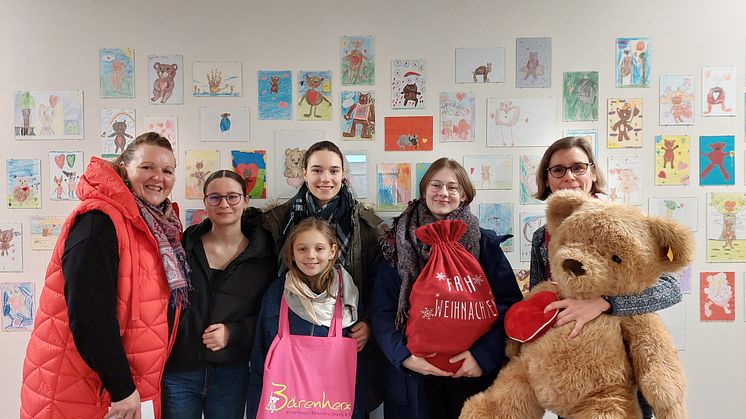 v.l.n.r. Ivonne Graich, Stella Böttcher, Maxi Carolin Graich, Amalia-Sophie Graich, Johanna Lange und Anke Voigt (Bärenherz)