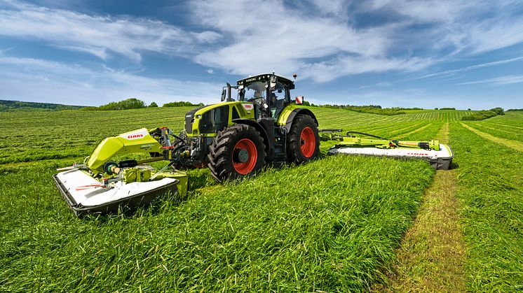 CLAAS expands CEMOS for tractors environment