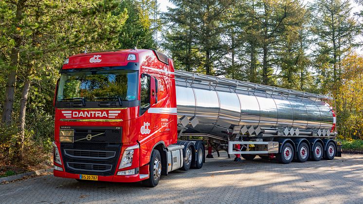 Tanktransportørspecialisterne Dantra Group  har fortsat fremgang og har udvidet vognparken med 20 nye lastbiler. Foto: Dantra Group.