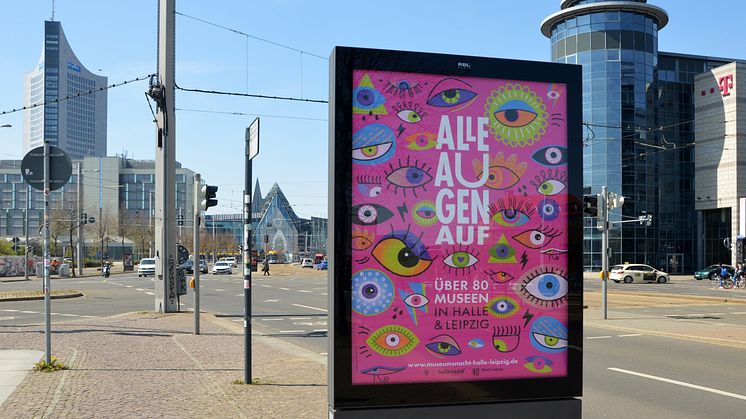 Plakatwerbung - Blick vom Grimmaischen Steinweg zum Augustusplatz in Leipzig - Foto: Zhanna Strizhak