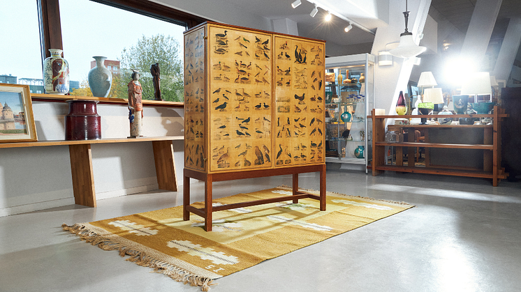 Josef Frank's unique bird cabinet - now up for auction at Crafoord Auctions Stockholm