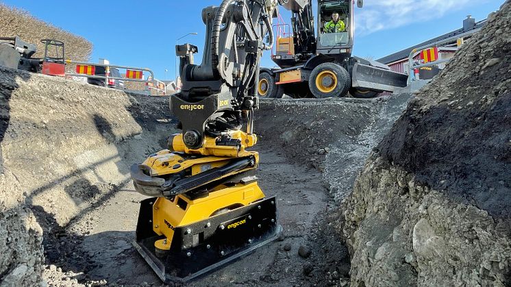 engcon_compactor_PC6000_vertical