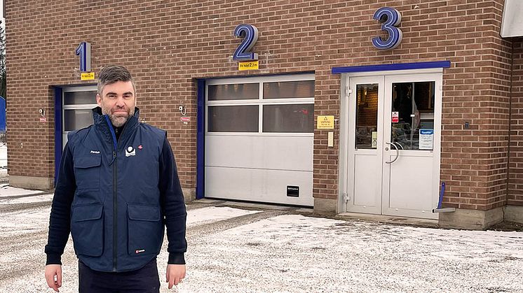 Pontus Östlund är ny stationschef för Bilprovningen i Arvika och Årjäng  Foto: Bilprovningen