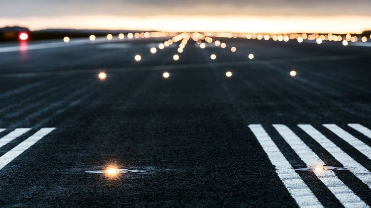Lighted runway, photo Svante Örnberg 