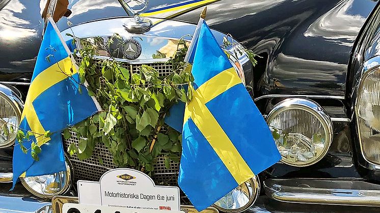 Gammelbilens Vänner i Värmlands firande gillades mest i fjol där denna flaggprydda Mercedes deltog. Motorhistoriska dagen firas trots allt på nationaldagen, den 6 juni. Foto: Ellen Stensrud Forslund/Gammelbilens Vänner i Värmland