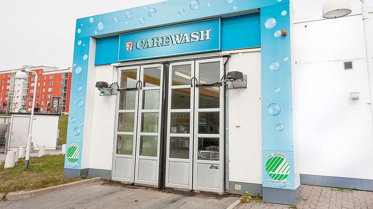 Shell/7-Eleven är den kedja i Sverige med flest Svanenmärkta biltvättar.